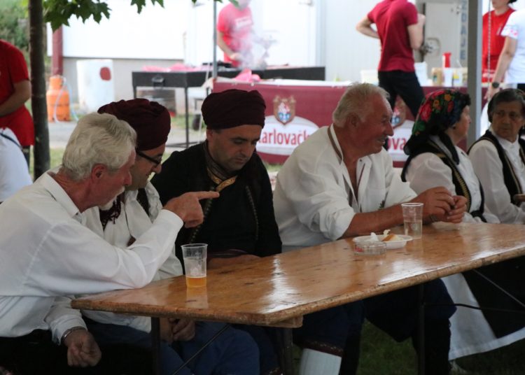 „Kočerinom kolo igra, a pisma se ori“: Odlična atmosfera na večeri folklora