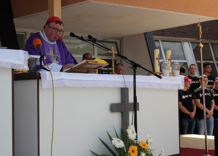 Održana komemoracija za Hrvate ubijene u mjestu Bikoši kod Travnika