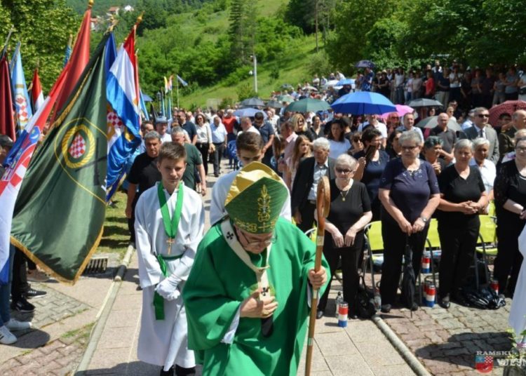 Uzdol: Blagoslovljen spomenik poginulim braniteljima na ramskom bojištu