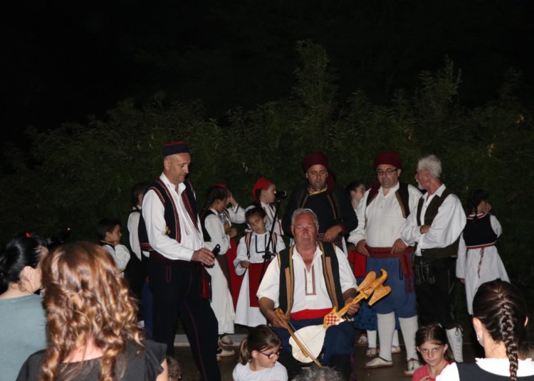 „Kočerinom kolo igra, a pisma se ori“: Odlična atmosfera na večeri folklora
