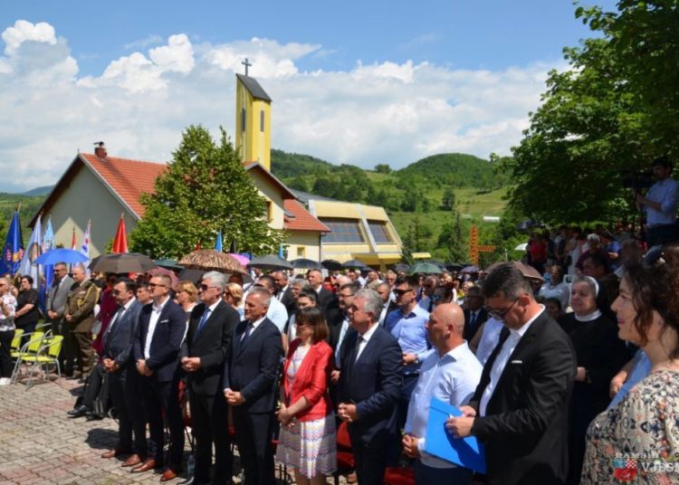 Uzdol: Blagoslovljen spomenik poginulim braniteljima na ramskom bojištu