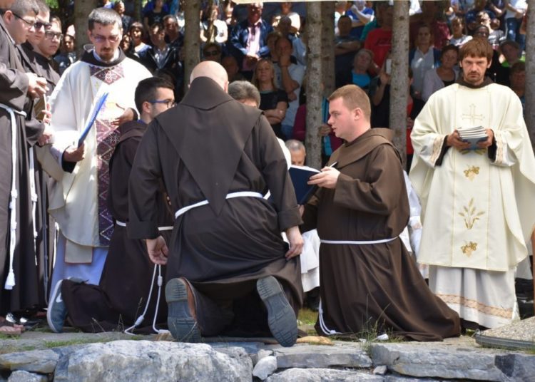 Foto: Na Kedžari proslavljen Divin dan