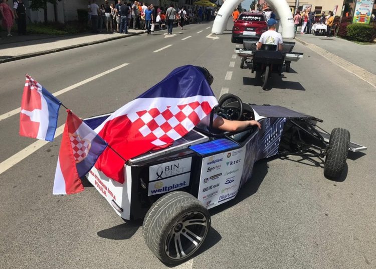Posušani sa solarnim automobilom u Sisku