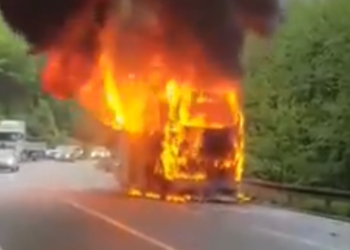 Autobus hrvatskih tablica potpuno izgorio kod Konjica
