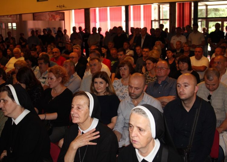 Održana komemoracija za Hrvate ubijene u mjestu Bikoši kod Travnika