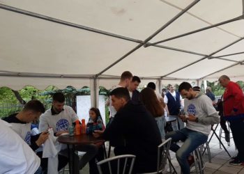 Igrači HKK Široki družili se s navijačima u središtu grada