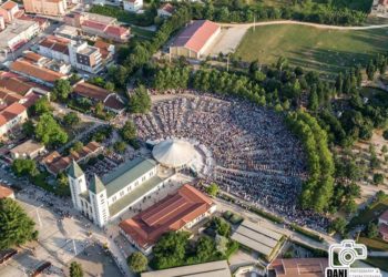 Tisuće vjernika na proslavi godišnjice Gospinih ukazanja u Međugorju