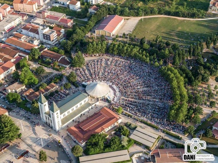 Tisuće vjernika na proslavi godišnjice Gospinih ukazanja u Međugorju