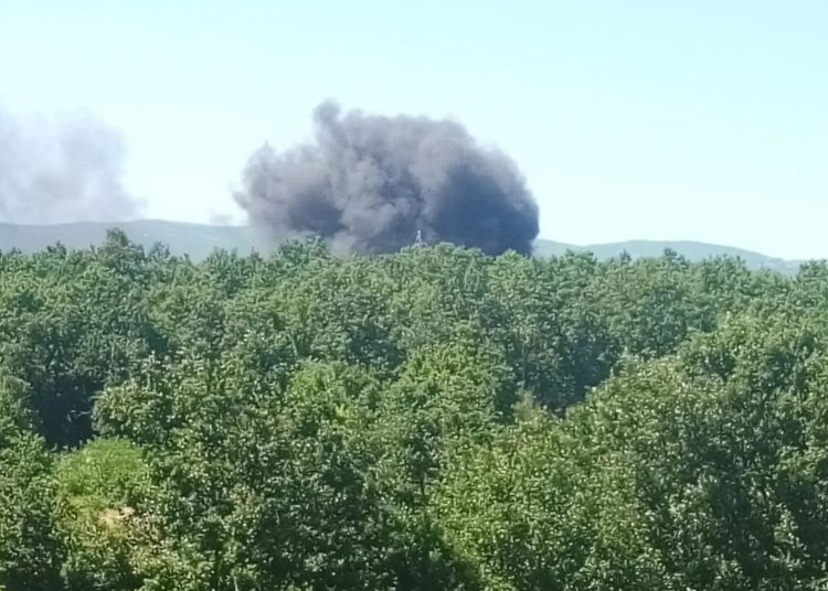 Požar na Visokoj Glavici, gusti crni dim u zraku (FOTO)