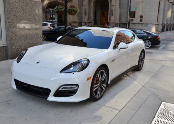 Porsche je opozvao skoro sve Panamere u SAD-u, a savjet vlasnicima je neočekivan