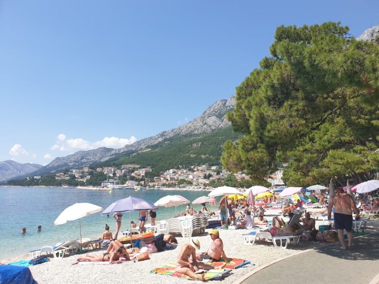 Sezona je počela, Vrisak.info se u to uvjerio u Baškoj Vodi