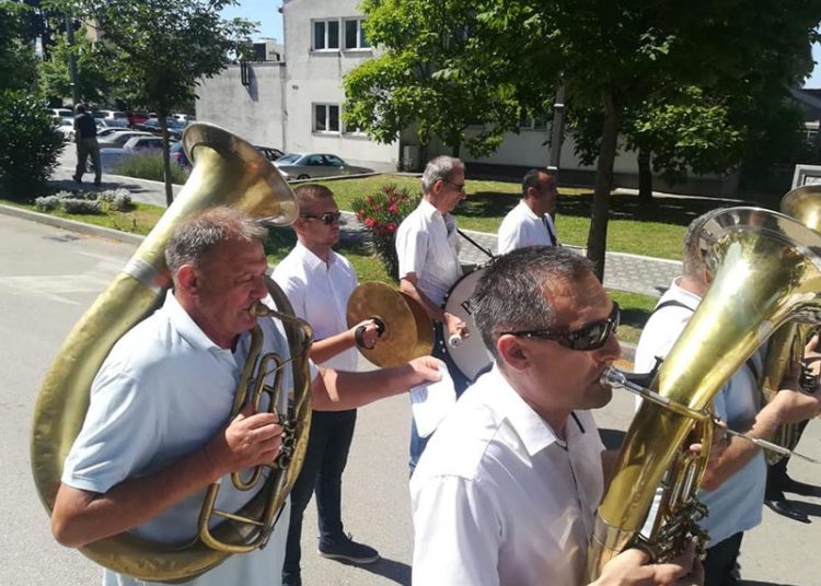 Limena glazba i mažoretkinje defileom kroz grad otvorile “Ljubuško ljeto 2019”