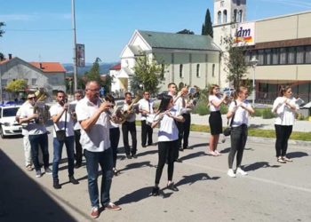 Limena glazba i mažoretkinje defileom kroz grad otvorile “Ljubuško ljeto 2019”