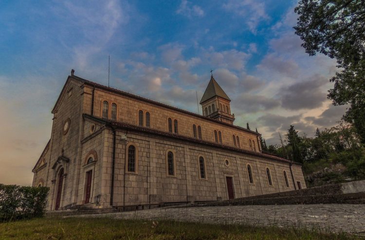 Drinovci, rodno mjesto braće Šimić, sa svojim brojnim uglednicima pravo su čuđenje u svijetu