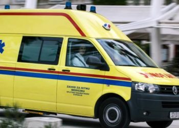 Automobilom sletjeli u provaliju, jedna osoba poginula dvije su ozlijeđene