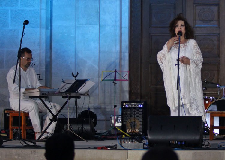 U dvorištu širokobriješke crkve održan humanitarni koncert duhovne glazbe