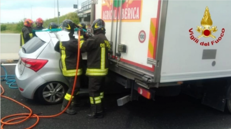 Državljanka BiH se zabila u kamion i poginula