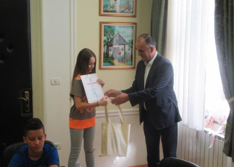 Ljubuški: Sudionici festivala „Na jedrima glazbe“ na prijemu kod gradonačelnika Barbarića