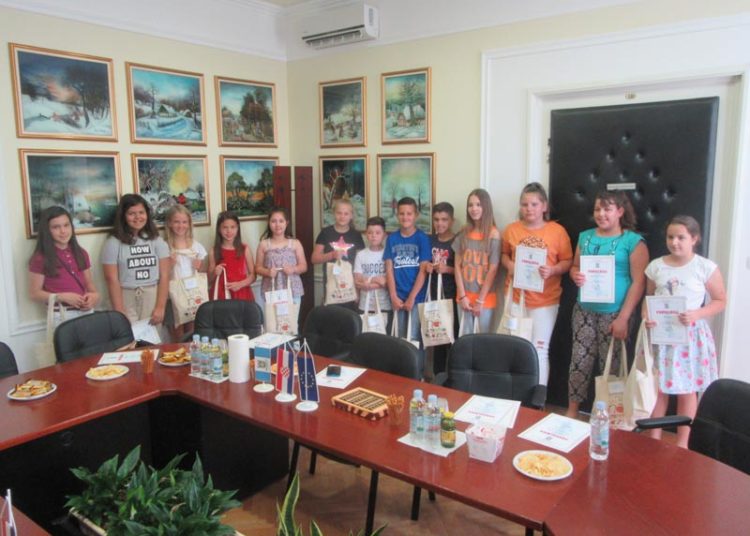 Ljubuški: Sudionici festivala „Na jedrima glazbe“ na prijemu kod gradonačelnika Barbarića