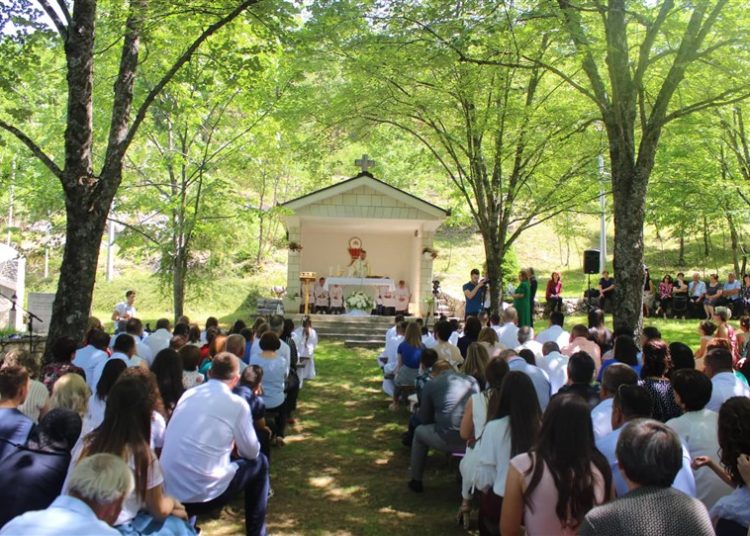 Župa Posuški Gradac: Sakrament Svete Pričesti primilo 29 djece