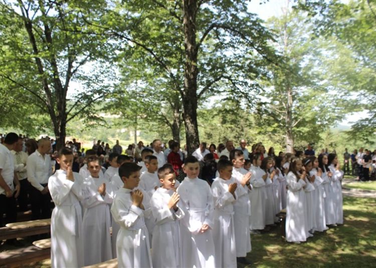 Župa Posuški Gradac: Sakrament Svete Pričesti primilo 29 djece
