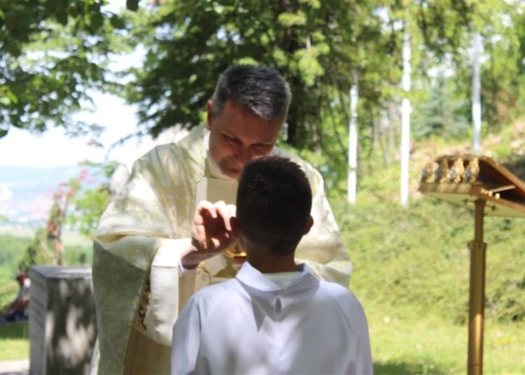 Župa Posuški Gradac: Sakrament Svete Pričesti primilo 29 djece