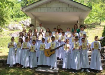 Župa Posuški Gradac: Sakrament Svete Pričesti primilo 29 djece