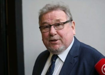 Šeks: Motaju se priče da bi se Kolindi moglo prišiti nešto kompromitirajuće