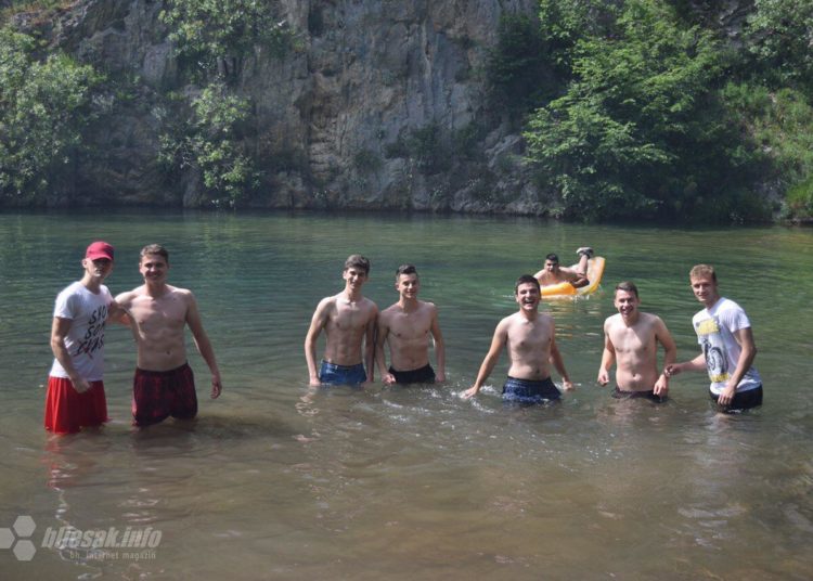 Širokobriješki školarci posljednji dan nastave proslavili u Borku