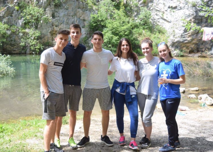 Širokobriješki školarci posljednji dan nastave proslavili u Borku