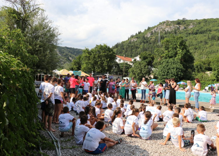 Dodijeljene diplome polaznicima Škole plivanja Široki Brijeg