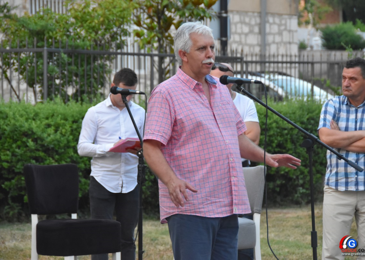 Park hrvatskih velikana uljepšala umjetnička djela polaznika likovne radionice Grude