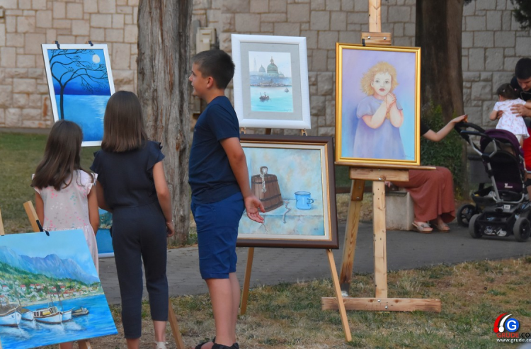 Park hrvatskih velikana uljepšala umjetnička djela polaznika likovne radionice Grude