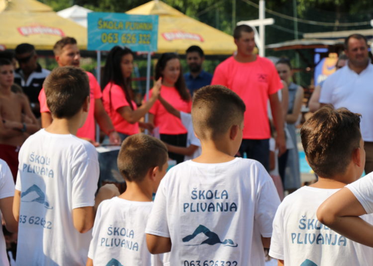 Dodijeljene diplome polaznicima Škole plivanja Široki Brijeg