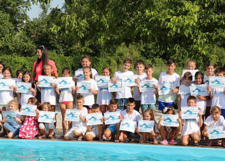 Dodijeljene diplome polaznicima Škole plivanja Široki Brijeg
