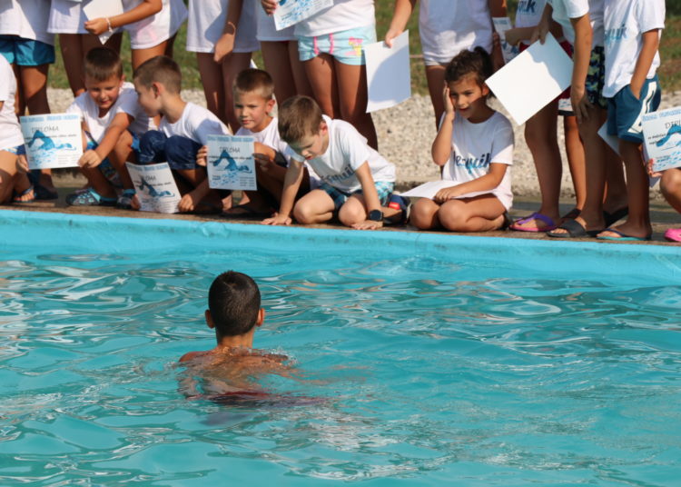 Dodijeljene diplome polaznicima Škole plivanja Široki Brijeg