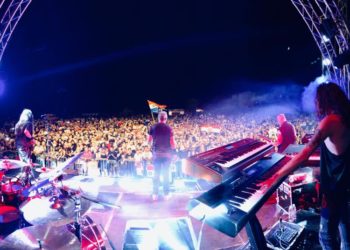 Thompson u Baškoj Vodi oduševio fanove iz Dalmacije, Hercegovine i ostalih hrvatskih krajeva