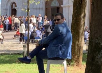 Posljednji pozdrav suprugu, sinu, bratu, našem Toniu!