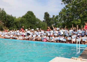 Dodijeljene diplome polaznicima Škole plivanja Široki Brijeg
