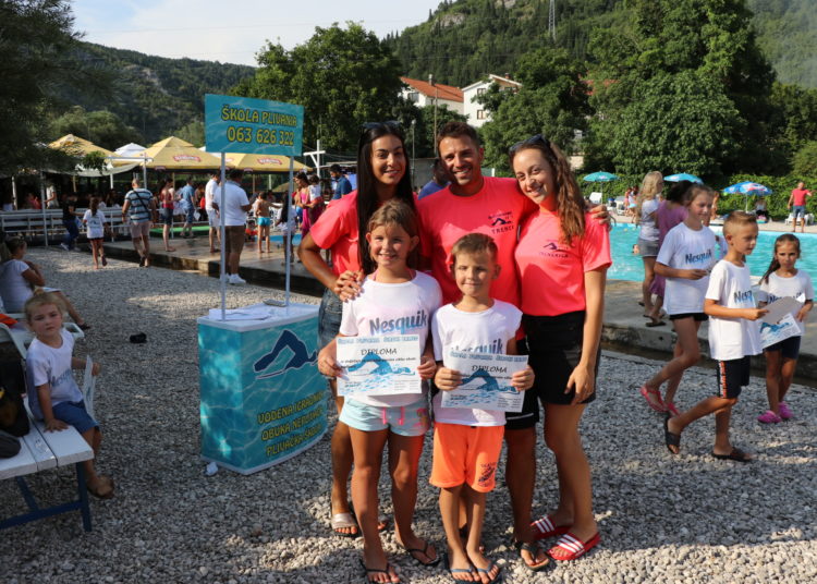 Dodijeljene diplome polaznicima Škole plivanja Široki Brijeg