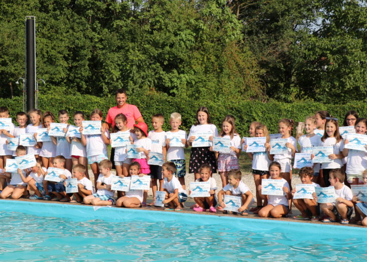 Dodijeljene diplome polaznicima Škole plivanja Široki Brijeg