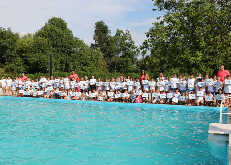 Dodijeljene diplome polaznicima Škole plivanja Široki Brijeg
