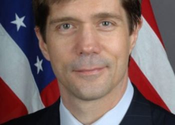 Propast Aluminija rezultat je utjecaja stranačke politike, tvrdi veleposlanik SAD-a u BiH