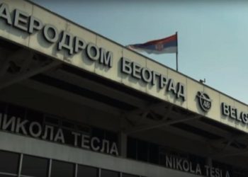 Evakuirali 135 ljudi iz aviona u Beogradu zbog dojave o bombi