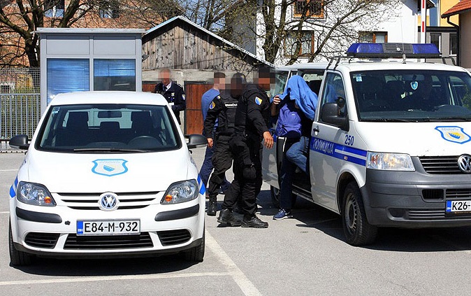 Migrant prijetio nožem vlasniku čapljinskog kafića