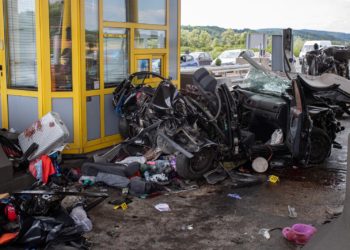 Teška prometna nesreća na naplatnim kućicama autoceste u Hrvatskoj