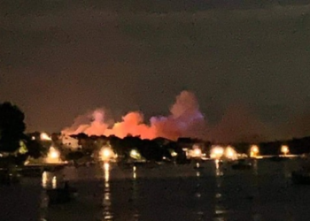 Veliki požar na Zrću, evakuirano deset tisuća ljudi