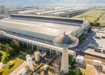 Milijarderi iz Dubaija žele preuzeti Aluminij