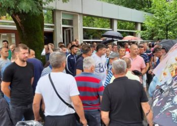 HDZ BiH: Radnicima Aluminija treba pomoć oko rješavanja osnovnih životnih problema, a ne prepucavanja i jeftini politički bodovi