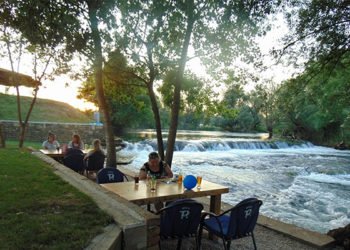 Na Trebižatu sve više gostiju iz Vrgorca, Metkovića, Imotskog…